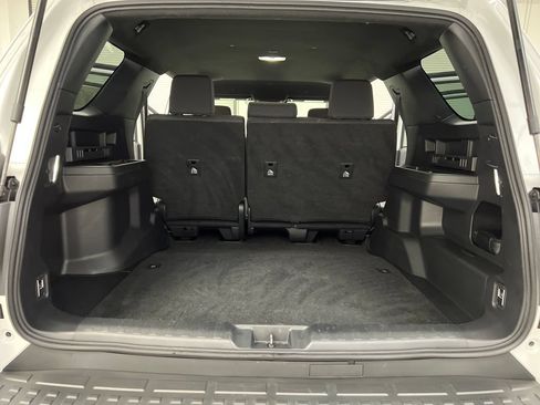 Used 2025 Toyota 4Runner SR5 AWD/4WD image 35