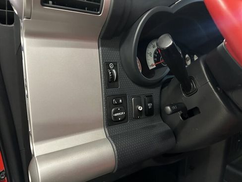 Used 2012 Toyota FJ Cruiser 4WD image 26