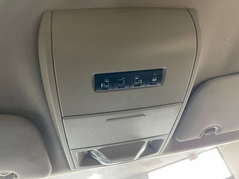 Used 2016 Dodge Grand Caravan SXT image 38