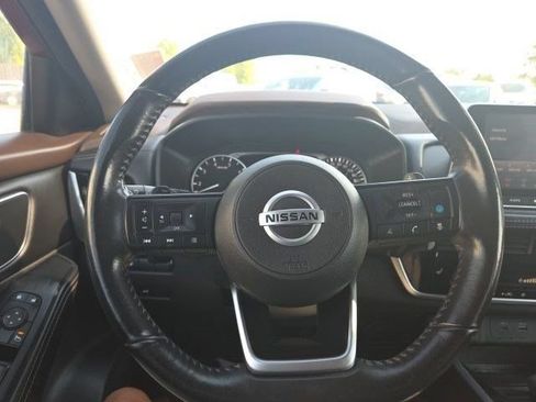 Used 2021 Nissan Rogue SV AWD/4WD image 13