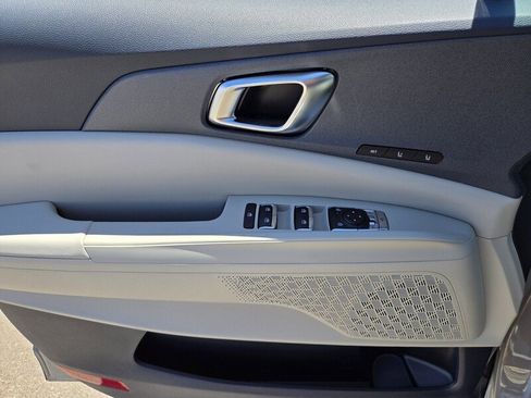 New 2026 Kia Carnival EX image 10