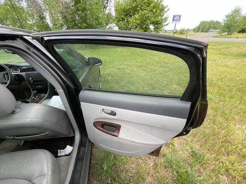 Used 2006 Buick LaCrosse CXS w/ Driver Confidence Package FWD image 27
