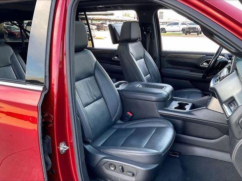 Used 2021 Chevrolet Suburban LT w/ Rear Media and Nav Package AWD/4WD image 10