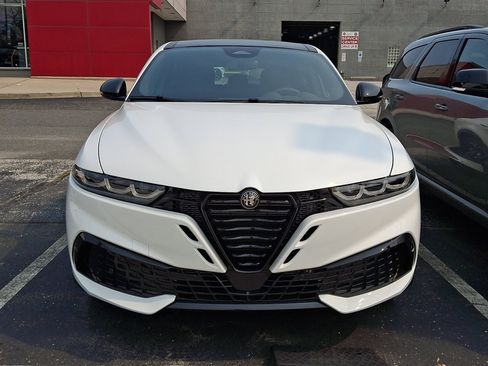 New 2026 Alfa Romeo Tonale AWD/4WD image 2