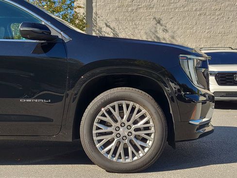 Used 2025 GMC Acadia Denali image 7