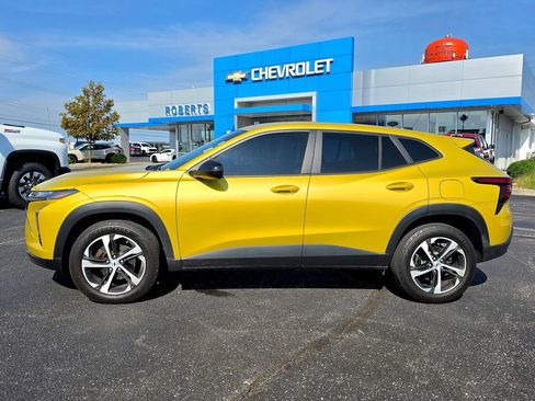 Used 2024 Chevrolet Trax RS w/ Driver Confidence Package FWD image 3