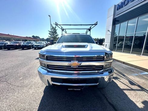 Used 2018 Chevrolet Silverado 3500 W/T w/ WT Convenience Package image 9