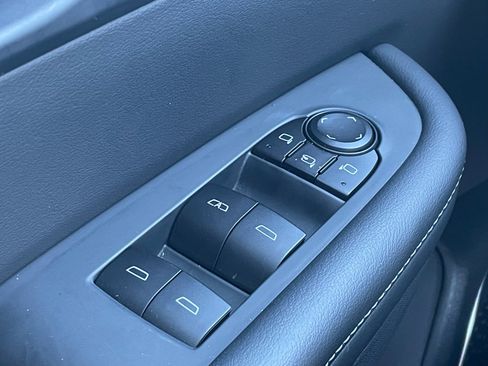 Used 2025 Buick Enclave Preferred image 14