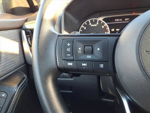 Certified 2022 Nissan Rogue SV image 25