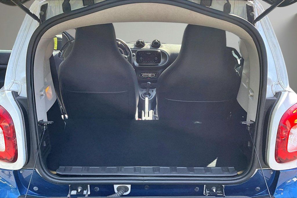 Used 2016 smart fortwo Prime RWD image 7