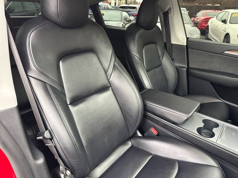 Used 2022 Tesla Model Y Performance image 38