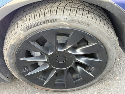 Used 2023 Tesla Model Y Long Range image 4