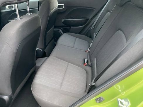 Used 2020 Hyundai Venue SE FWD image 19