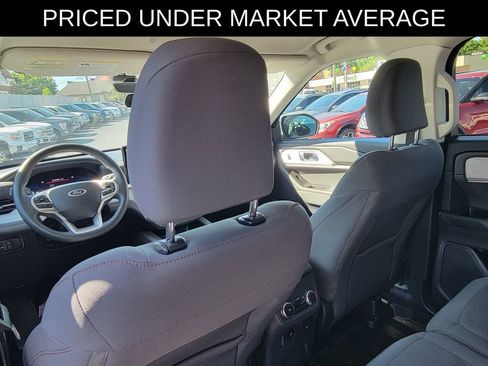 Used 2025 Ford Explorer Active AWD/4WD image 13