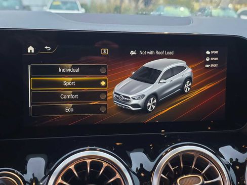 Used 2023 Mercedes-Benz GLA 250 4MATIC image 32