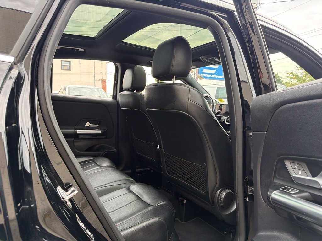 Used 2022 Mercedes-Benz GLA 250 4MATIC image 21