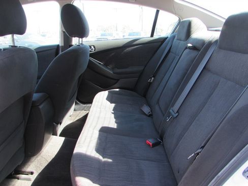 Used 2010 Nissan Altima 2.5 S FWD image 12