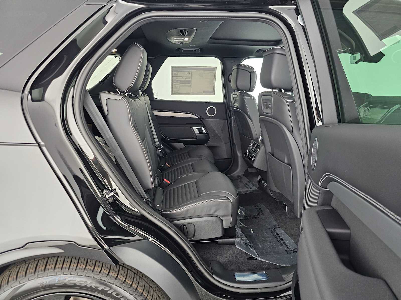 New 2026 Land Rover Discovery Limited Edition AWD/4WD image 12