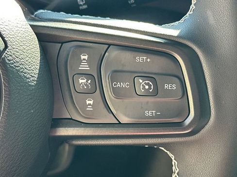 Used 2025 Jeep Wrangler Sport AWD/4WD image 23
