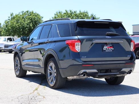 Used 2022 Ford Explorer XLT w/ Equipment Group 202A AWD/4WD image 11