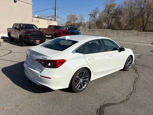 Used 2022 Honda Civic Touring image 7