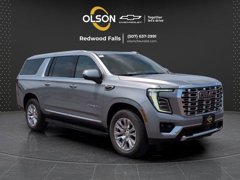 Used 2025 GMC Yukon XL Denali AWD/4WD image 7