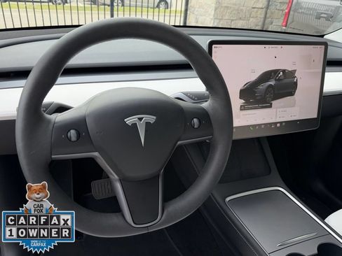 Used 2024 Tesla Model Y Long Range AWD/4WD image 11
