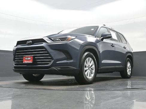 Used 2024 Toyota Grand Highlander AWD image 28