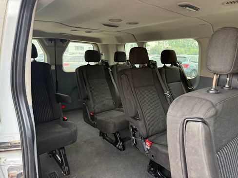 Used 2017 Ford Transit 350 XLT RWD image 7