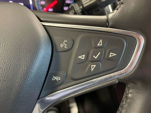 Used 2020 Chevrolet Equinox LT image 32