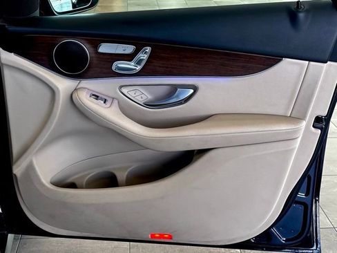 Used 2022 Mercedes-Benz GLC 300 image 33