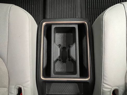 Used 2025 Toyota Grand Highlander AWD Hybrid image 10