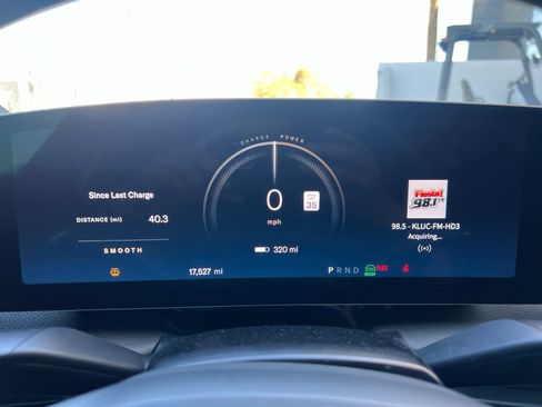 Used 2025 Lucid Air Touring AWD/4WD image 30