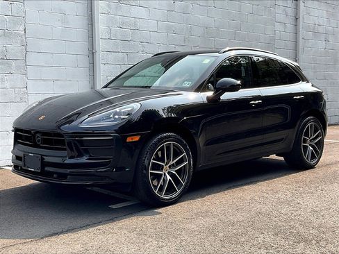 Certified 2025 Porsche Macan image 1