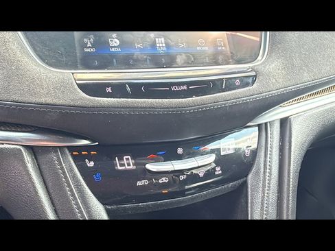 Used 2017 Cadillac XT5 Platinum image 20