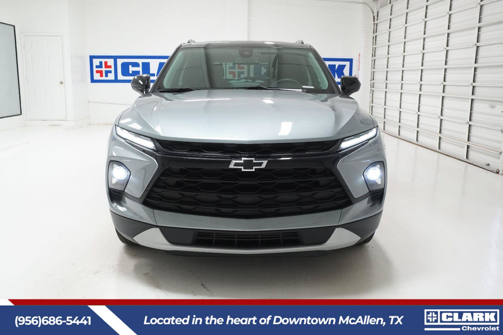 Used 2024 Chevrolet Blazer LT w/ Convenience Package FWD image 2