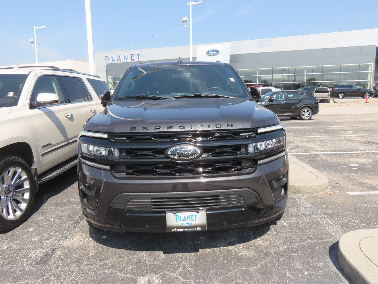 Used 2023 Ford Expedition Limited RWD image 5