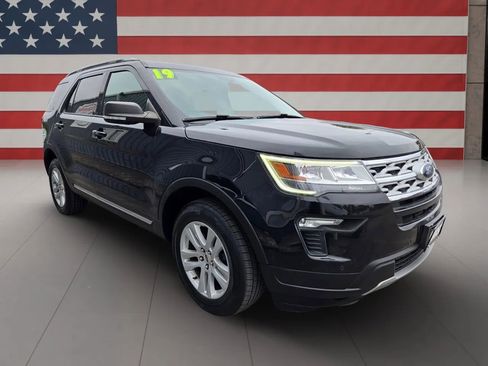 Used 2019 Ford Explorer XLT w/ Equipment Group 202A image 14
