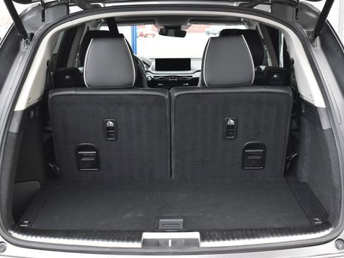 Used 2024 Acura MDX SH-AWD w/ Advance Package image 9