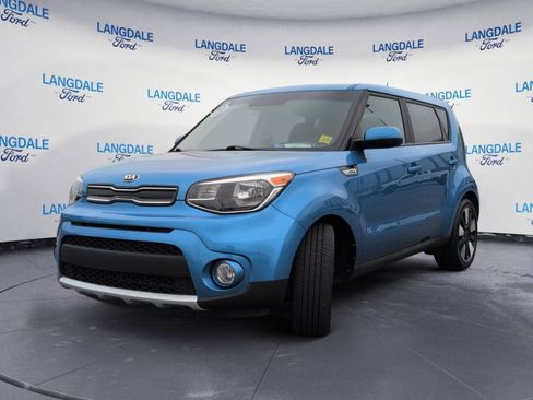Used 2018 Kia Soul + FWD image 11