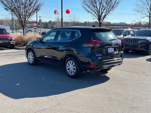 Used 2018 Nissan Rogue S image 8