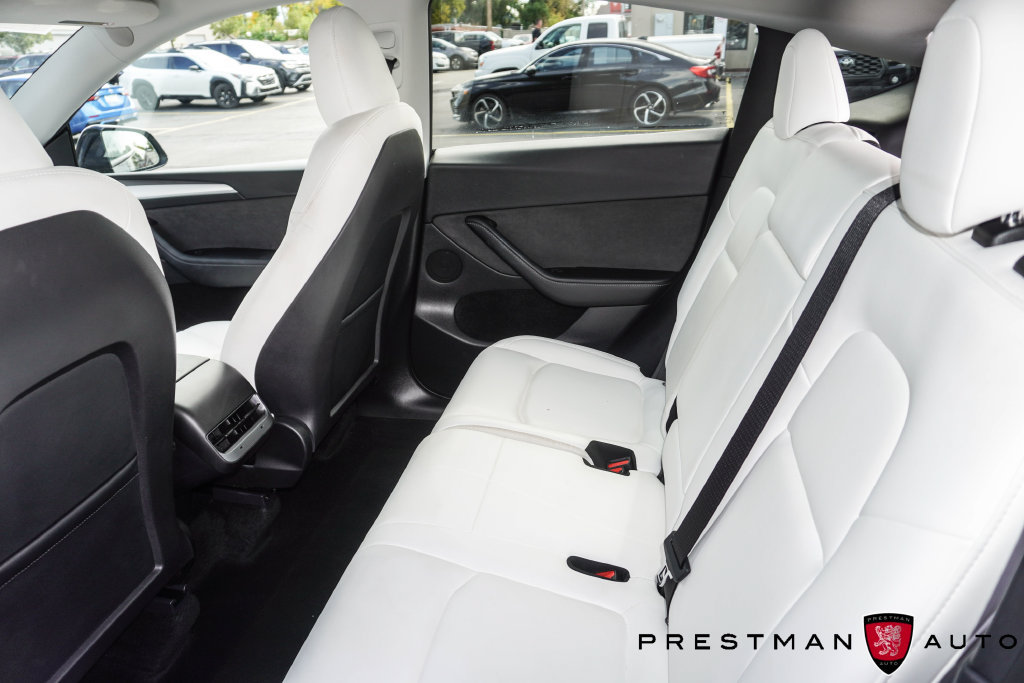 Used 2024 Tesla Model Y Long Range AWD/4WD image 24