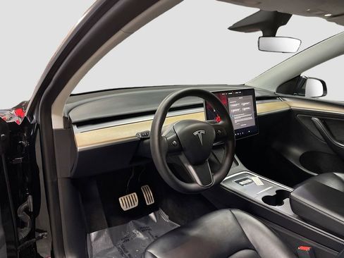 Used 2022 Tesla Model Y Performance image 9
