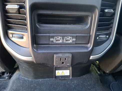 Used 2021 RAM 1500 Big Horn AWD/4WD image 11
