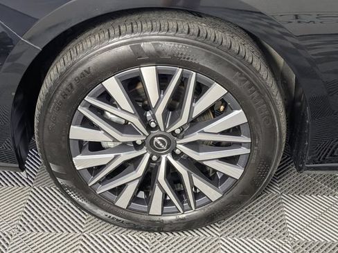 Used 2025 Nissan Altima 2.5 SV FWD image 8