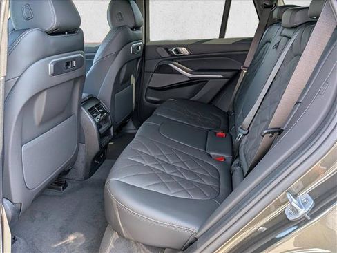 New 2026 BMW X5 xDrive40i w/ M Sport Package AWD/4WD image 17