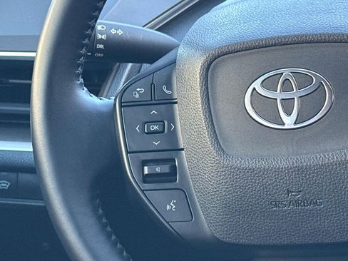 Used 2025 Toyota Prius LE FWD image 14