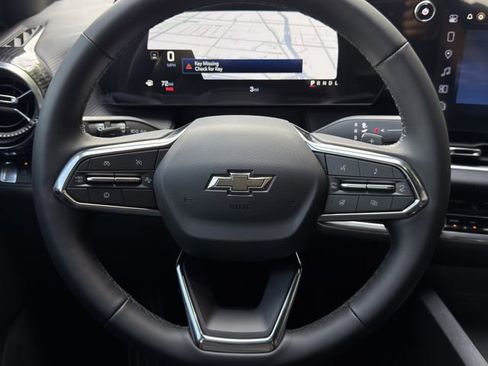 New 2026 Chevrolet Equinox LT w/ Convenience Package II FWD image 12