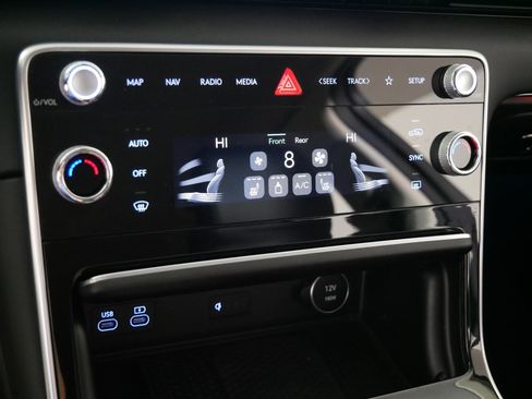 Used 2025 Genesis GV80 2.5T Standard image 23