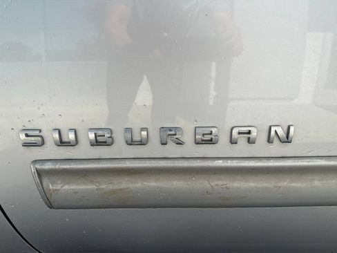 Used 2011 Chevrolet Suburban LT AWD/4WD image 6